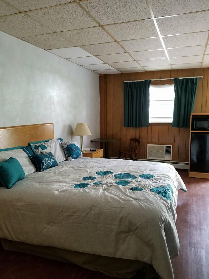 Pittsfield Motor Inn Exterior photo